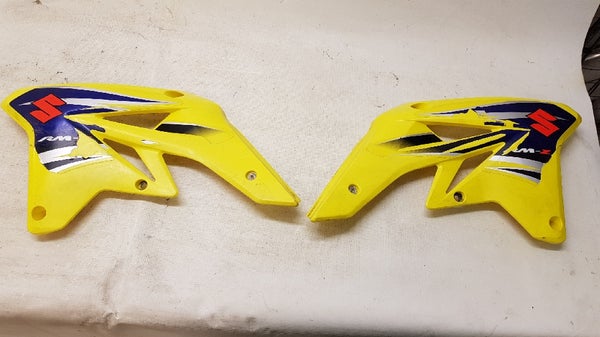 Ilmanohjaimet (SUZUKI RMZ250 2008) 17762-10H00-YU1