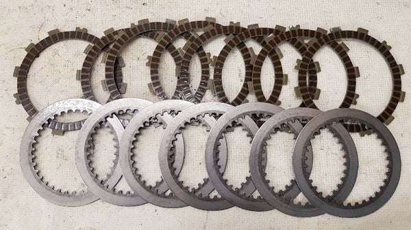 Kytkinlevy sarja + v&auml;lilevyt (SUZUKI RMZ250 2008) 21441-10H00 F1906SR