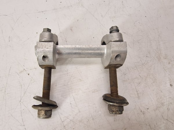 HANDLEBAR SUPPORT '95 / HANDLEBAR CLAMP '95  (KTM LC4 400 1999) 58301039100 54601038000