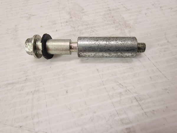 Bolt 1 / Collar (YAMAHA FX NYTRO RTX 2008) 8GL-13573-00-00 8GL-14534-00-00