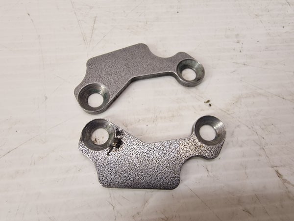 RETAINING PLATE R&L/S 07 (KTM SX250 2010) 54837063000 54837063100