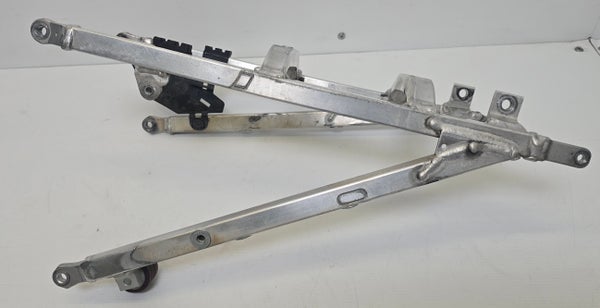 Yamaha YZ450F 2020&ndash;2022 &ndash; Takah&auml;kki / Rear Frame Comp &ndash; OEM BR9-21190-10-00 | Kierteet OK, ei repe&auml;mi&auml;