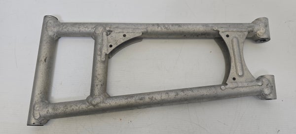 Front Upper Arm Comp. 8FG-23540-00-00 &mdash; Yamaha RX Warrior 2004 RXW10J, purkuosa