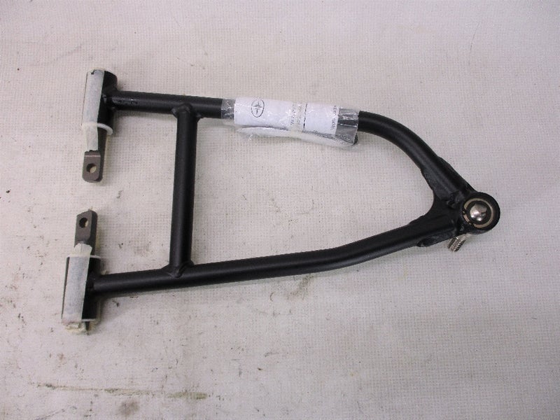 Yl&auml;tukivarsi oikea Polaris 2204666-458